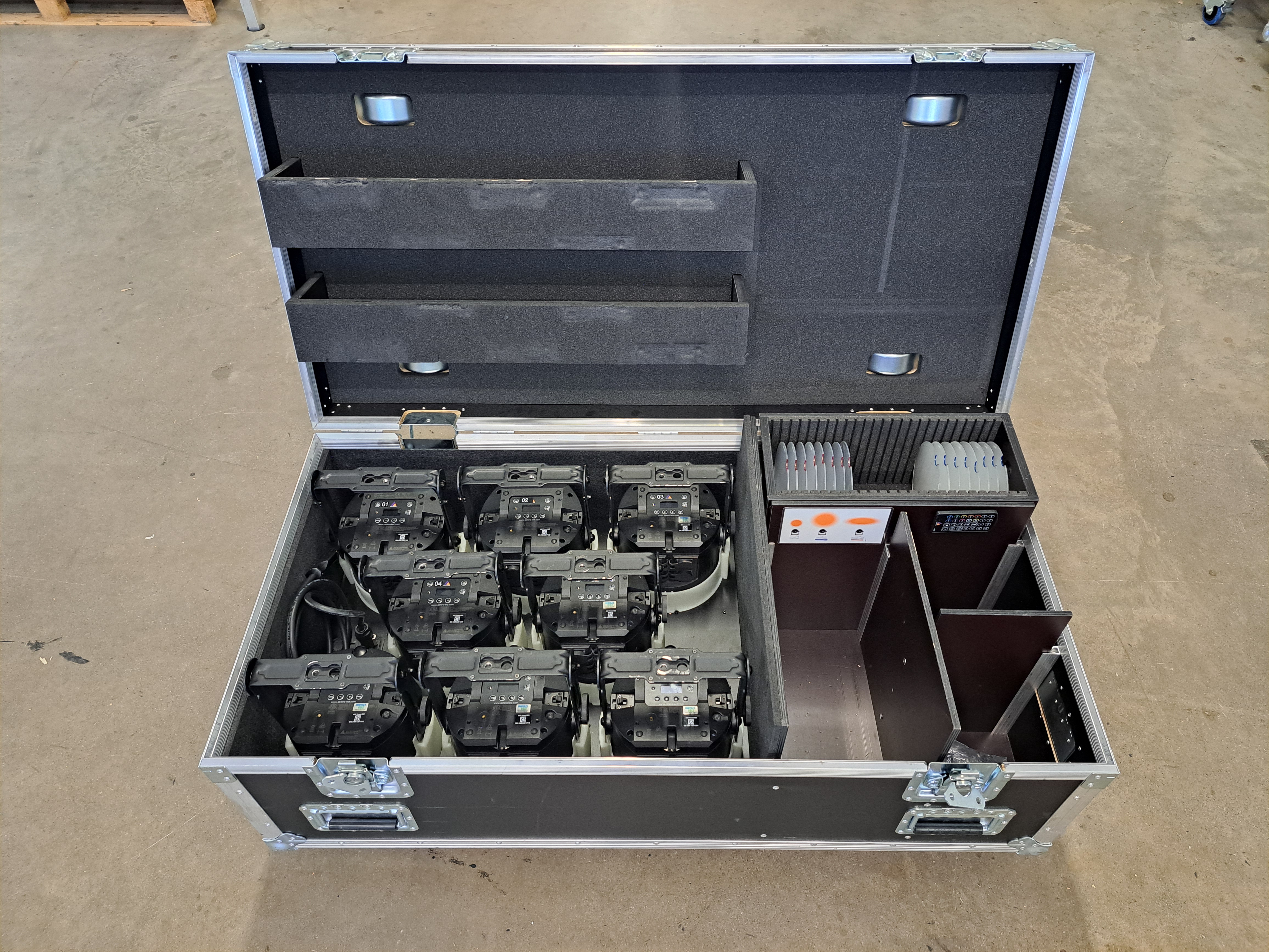 Astera AX9 PowerPAR™, set de 8 en flightcase OCCASION