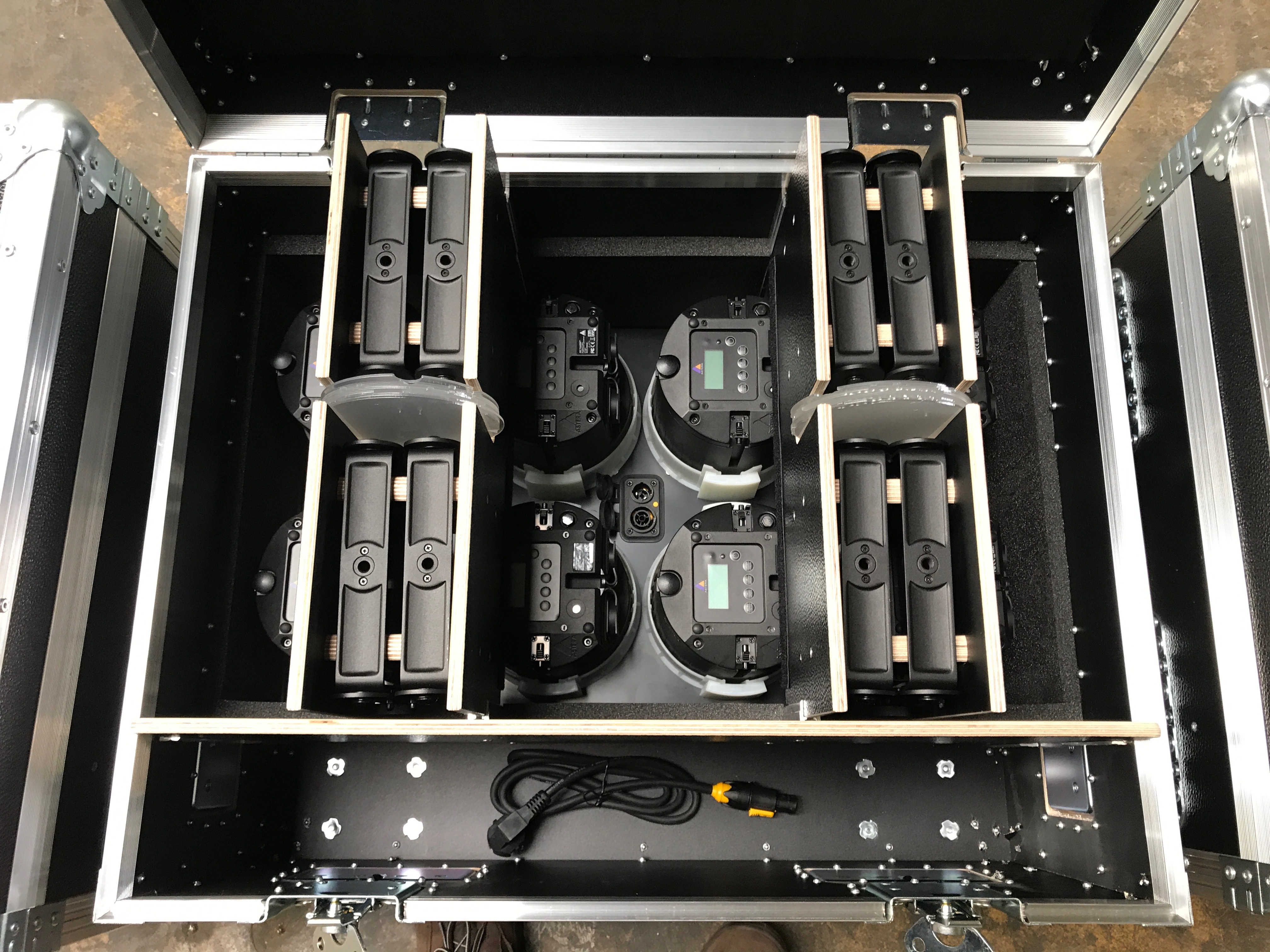 Astera AX5 Ladecase topview Astera AX5 Ladecase leer schwarz